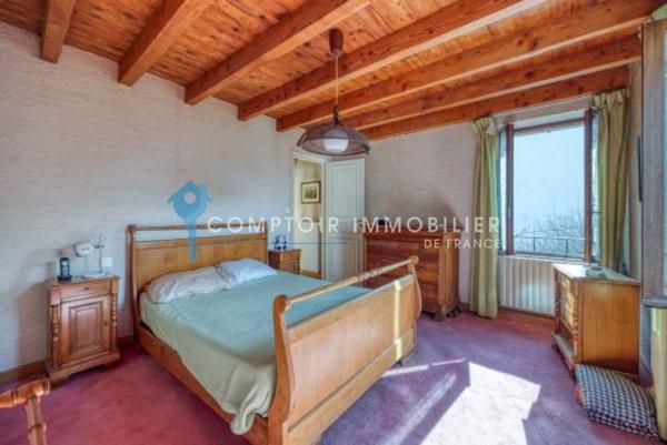 Maison
                                                                                                                                                                                                                                                                                                                        7 pièce(s)                                                                                                                                                                                                          4 chambre(s)
