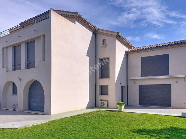 Maison de Prestige à Vendre à Six Fours Les Plages quartier des lones