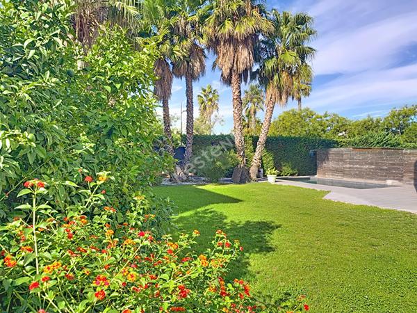 Maison de Prestige à Vendre à Six Fours Les Plages quartier des lones
