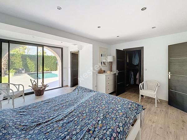 Maison de Prestige à Vendre à Six Fours Les Plages quartier des lones