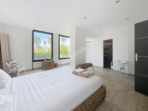 Maison de Prestige à Vendre à Six Fours Les Plages quartier des lones