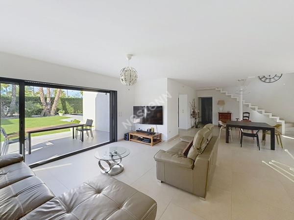 Maison de Prestige à Vendre à Six Fours Les Plages quartier des lones