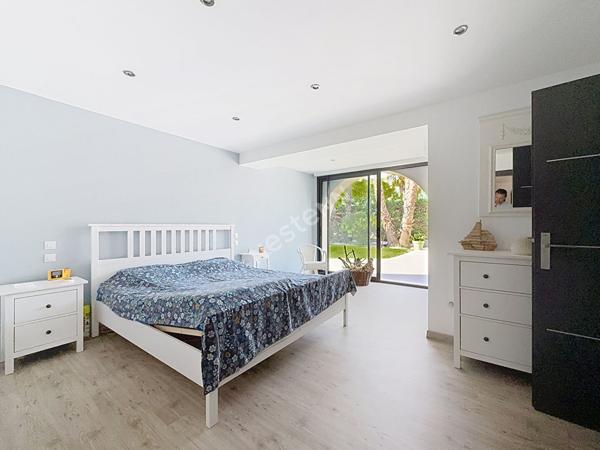 Maison de Prestige à Vendre à Six Fours Les Plages quartier des lones