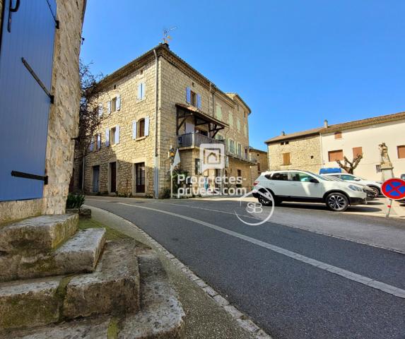 À moins de 200 000 ,  belle opportunité pour les primo-accédants Maison de village en pierre  à rénover - Berrias Et Casteljau 6 pièce(s) 104 m2