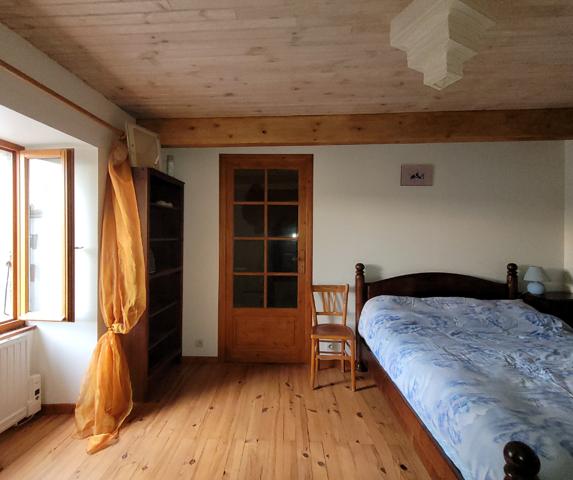 À moins de 200 000 ,  belle opportunité pour les primo-accédants Maison de village en pierre  à rénover - Berrias Et Casteljau 6 pièce(s) 104 m2