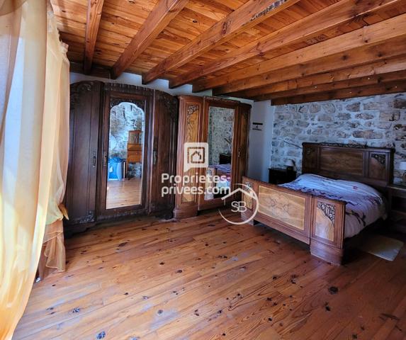 À moins de 200 000 ,  belle opportunité pour les primo-accédants Maison de village en pierre  à rénover - Berrias Et Casteljau 6 pièce(s) 104 m2