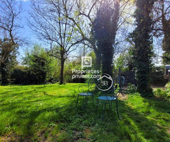 À moins de 200 000 ,  belle opportunité pour les primo-accédants Maison de village en pierre  à rénover - Berrias Et Casteljau 6 pièce(s) 104 m2