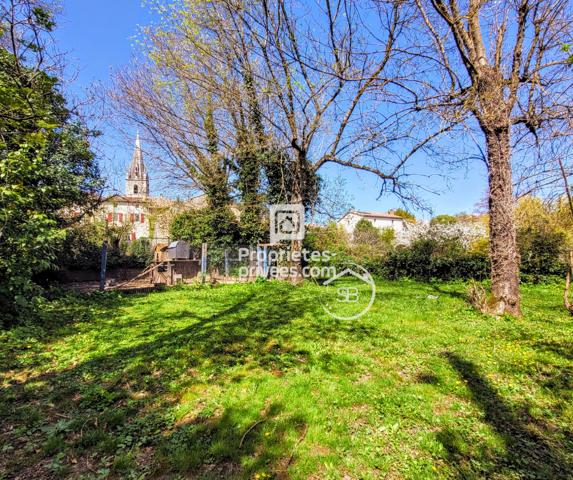 À moins de 200 000 ,  belle opportunité pour les primo-accédants Maison de village en pierre  à rénover - Berrias Et Casteljau 6 pièce(s) 104 m2