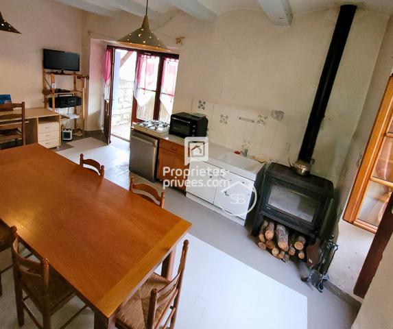 À moins de 200 000 ,  belle opportunité pour les primo-accédants Maison de village en pierre  à rénover - Berrias Et Casteljau 6 pièce(s) 104 m2