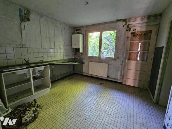 AVION - Maison à rénover entièrement 