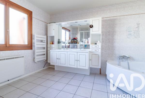 Maison à vendre 6 pièces 123 m² Villejust