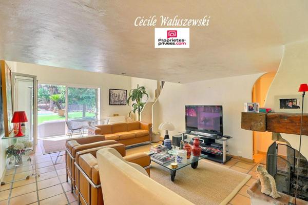 Maison Bandol 5 pièce(s) - Piscine et terrain 3000 m2