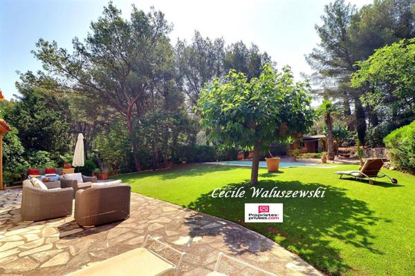 Maison Bandol 5 pièce(s) - Piscine et terrain 3000 m2
