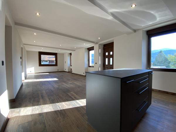 Sallanches (74700) LA CONTAMINE - RDC de 3 CHAMBRES TRES JOLIMENT RENOVE A NEUF