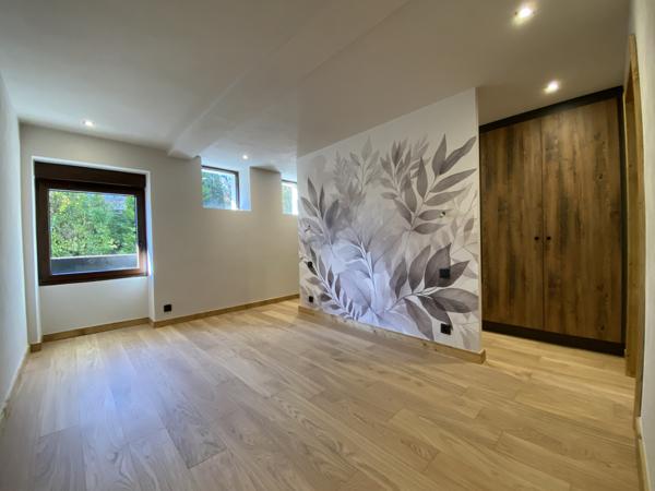 Sallanches (74700) LA CONTAMINE - RDC de 3 CHAMBRES TRES JOLIMENT RENOVE A NEUF