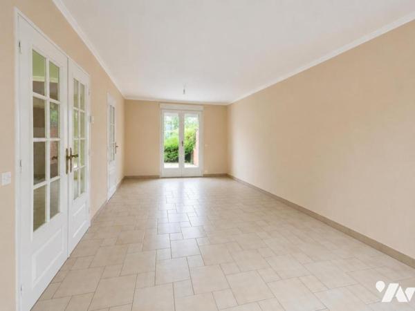 A VENDRE DANS UN SECTEUR RECHERCHE