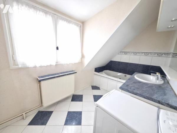 A VENDRE DANS UN SECTEUR RECHERCHE