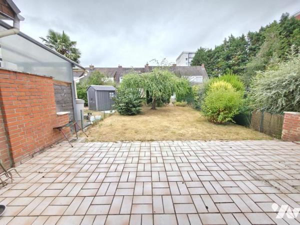 A VENDRE DANS UN SECTEUR RECHERCHE