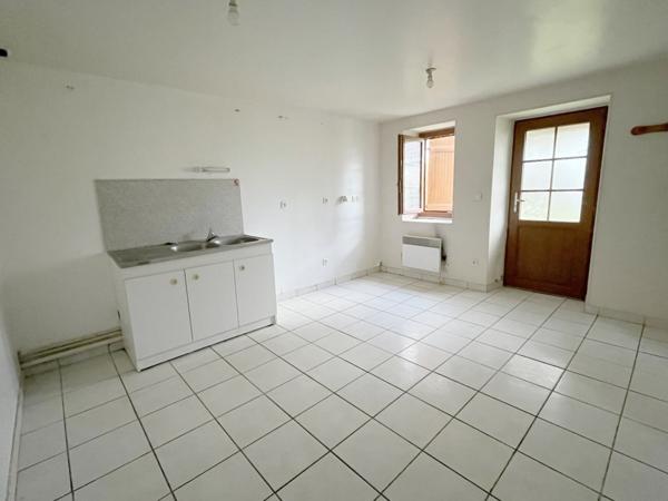 Vente Maison65 m² - 3 Pièces - ST PIERRE LES ETIEUX (18210)