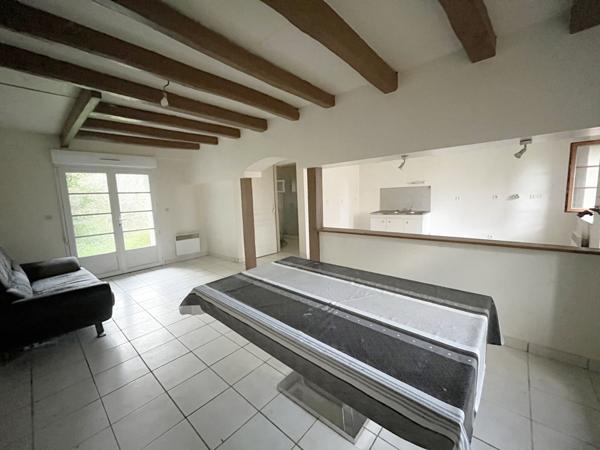 Vente Maison65 m² - 3 Pièces - ST PIERRE LES ETIEUX (18210)