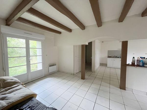 Vente Maison65 m² - 3 Pièces - ST PIERRE LES ETIEUX (18210)