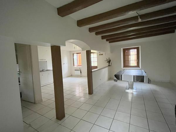 Vente Maison65 m² - 3 Pièces - ST PIERRE LES ETIEUX (18210)