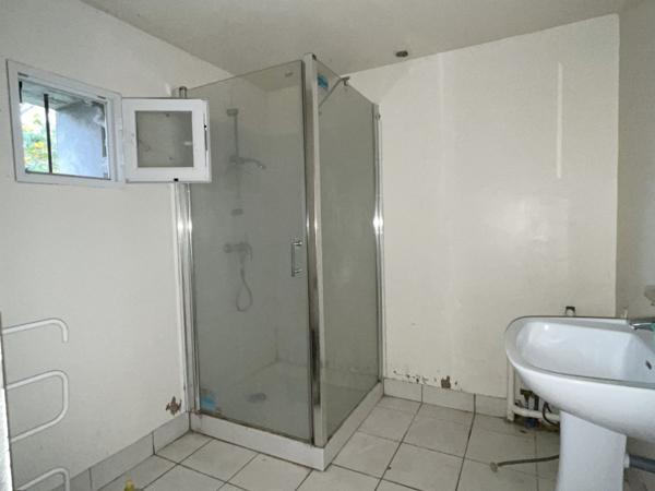 Vente Maison65 m² - 3 Pièces - ST PIERRE LES ETIEUX (18210)