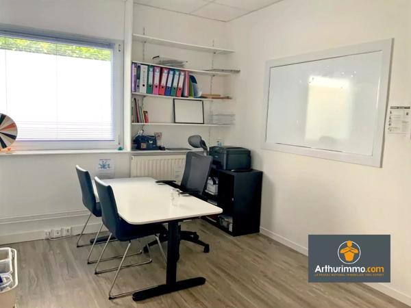 Vente                                                      Local commercial
                        
                                         67 m2                     à Reims