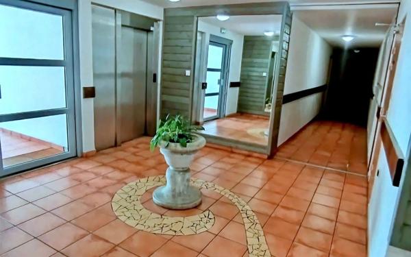 Appartement à louer    1 pièce •  Saint-Denis