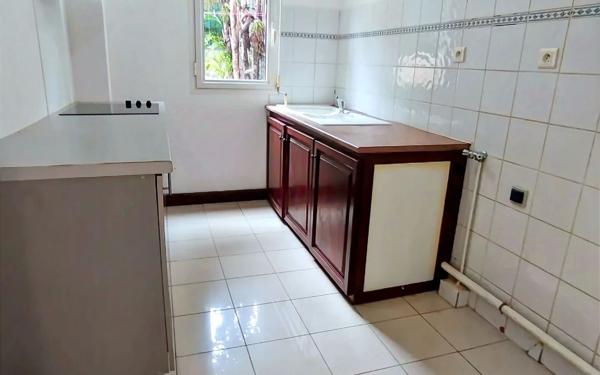 Appartement à louer    1 pièce •  Saint-Denis