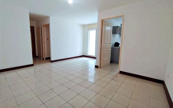 Appartement à louer    1 pièce •  Saint-Denis