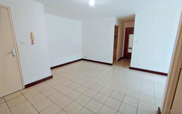 Appartement à louer    1 pièce •  Saint-Denis