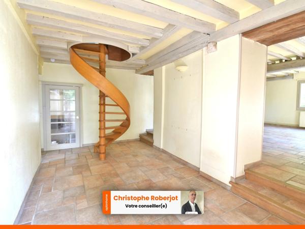 Maison Familiale ATYPIQUE en pierres située entre Chalon sur Saône et Beaune dans un havre de paix de 1700m2 et plus