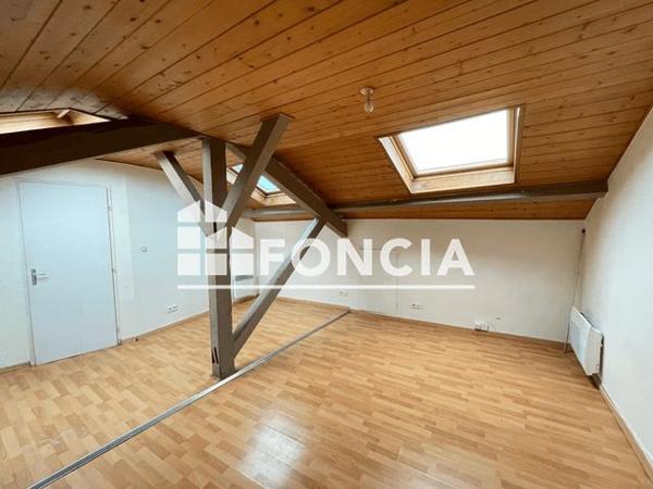 Location Studio 26.14 m² - 144 RUE GERLAND Lyon 69007