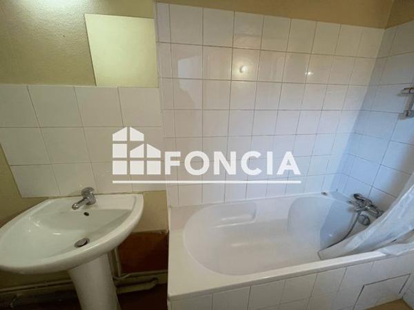 Location Studio 26.14 m² - 144 RUE GERLAND Lyon 69007