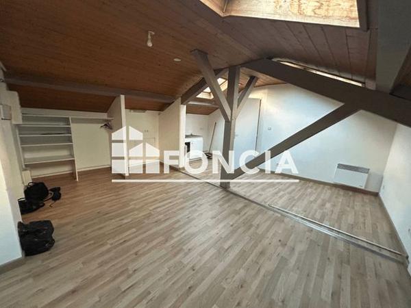 Location Studio 26.14 m² - 144 RUE GERLAND Lyon 69007