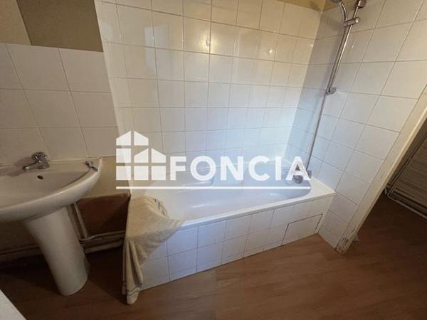 Location Studio 26.14 m² - 144 RUE GERLAND Lyon 69007