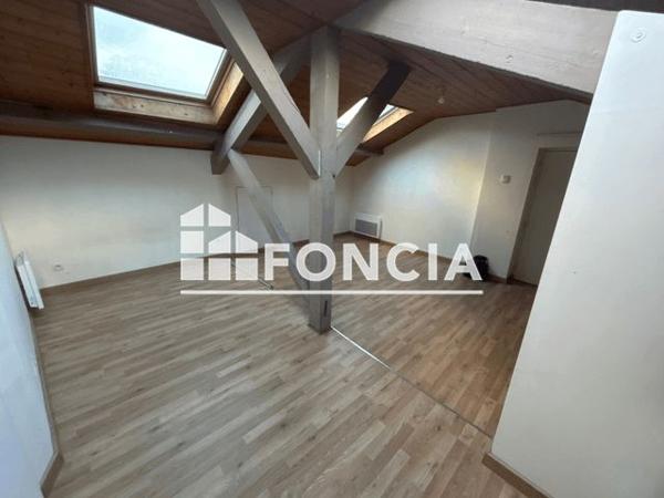 Location Studio 26.14 m² - 144 RUE GERLAND Lyon 69007