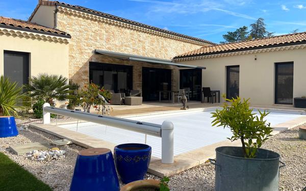 Maison à vendre    6 pièces •  Allan