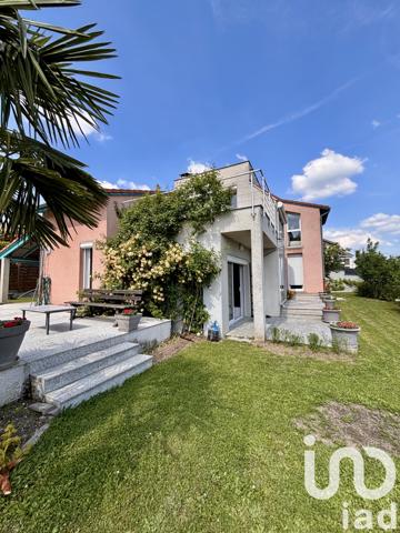 Maison à vendre 6 pièces 133 m² Châteaugay