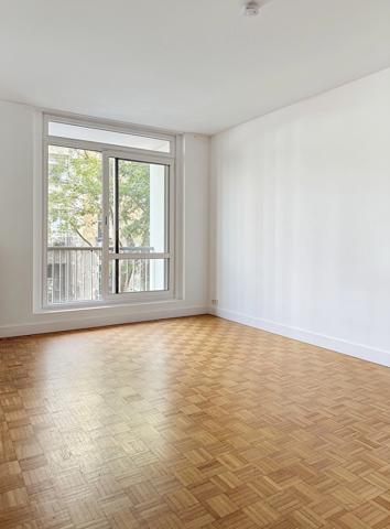 - 92100 BOULOGNE BILLANCOURT - METRO MARCEL SEMBAT - STUDIO EN PARFAIT ETAT - BALCON - 2EME ETAGE AVEC ASCENSEUR - CAVE -