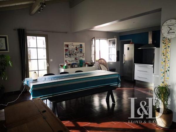 RARE A LA VENTE,  MAISON SARE PROCHE DU VILLAGE!