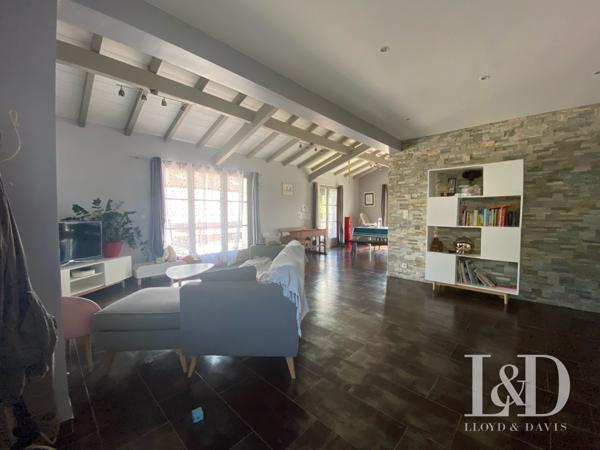 RARE A LA VENTE,  MAISON SARE PROCHE DU VILLAGE!