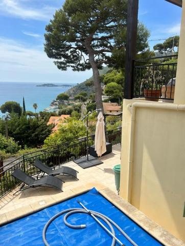 Demeure de 1 215 m²