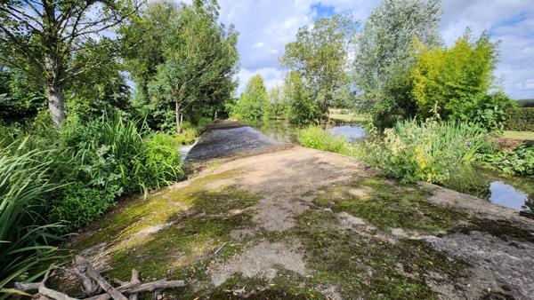 Sainte-Hermine (85210) Un havre de paix, la sérénité d'une rivière en plein cœur de la Vendée