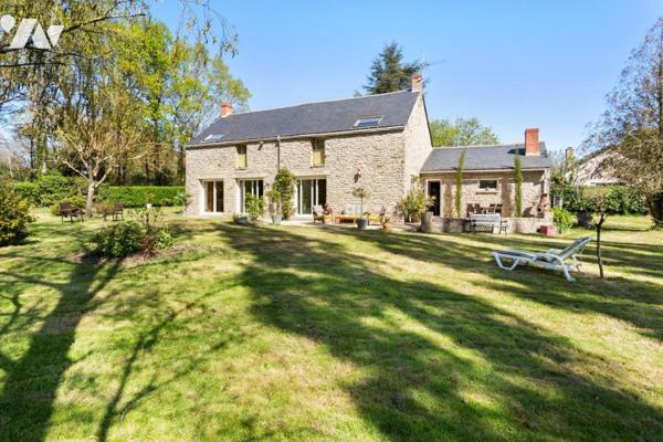 LONGERE DE CARACTERE - 170M² - 2650 M² DE PARCELLE 