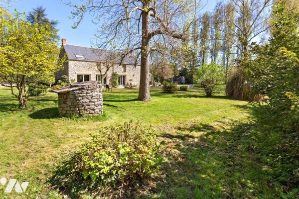 LONGERE DE CARACTERE - 170M² - 2650 M² DE PARCELLE 