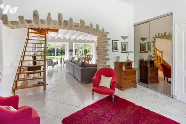 LONGERE DE CARACTERE - 170M² - 2650 M² DE PARCELLE 