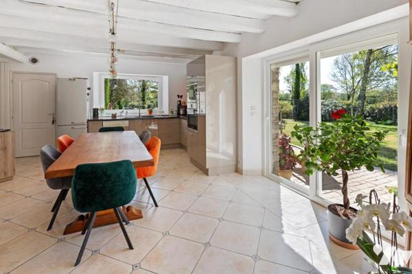LONGERE DE CARACTERE - 170M² - 2650 M² DE PARCELLE 