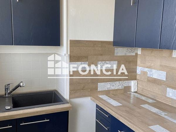 Location Appartement 3 pièces 64.2 m² - 63 RUE DE RIEUVILLE Dreux 28100